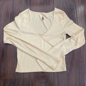 Me to We long sleeve v neck crop